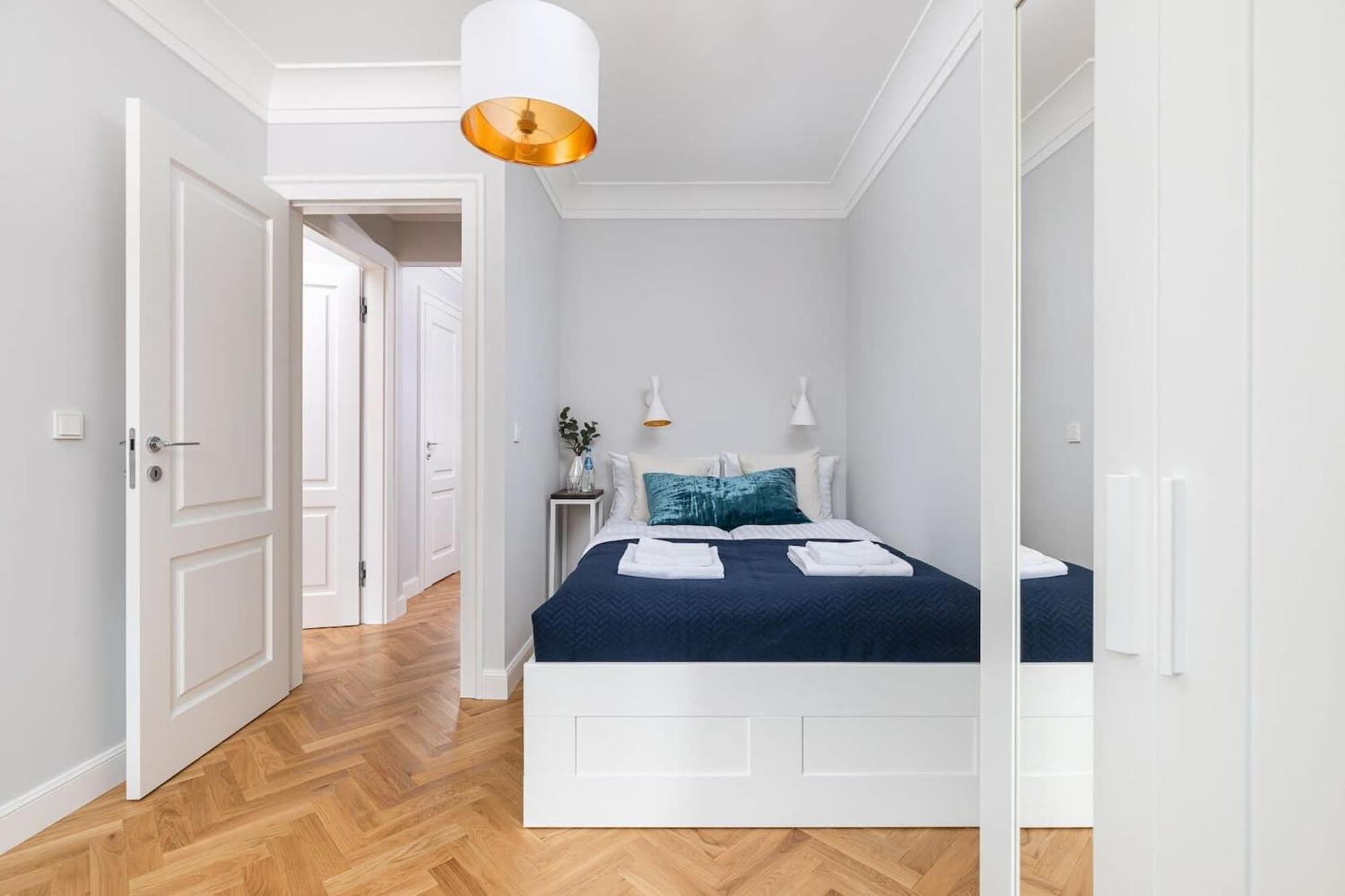 Plac Zamkowy - Apartment With City View By Noclegi Renters Warschau Buitenkant foto